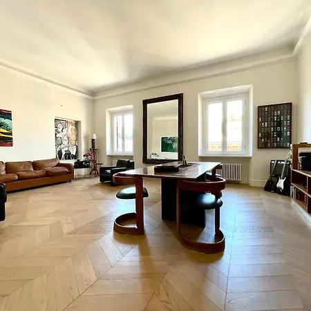 Gallery Art Flat Near The Colosseum And Domus Aurea *
