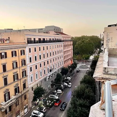 Gallery Art Flat Near The Colosseum And Domus Aurea ローマ