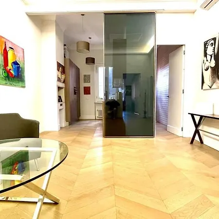 Gallery Art Flat Near The Colosseum And Domus Aurea *