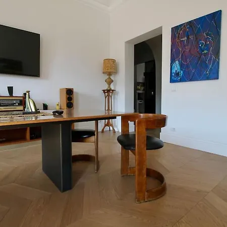 Gallery Art Flat Near The Colosseum And Domus Aurea * ローマ